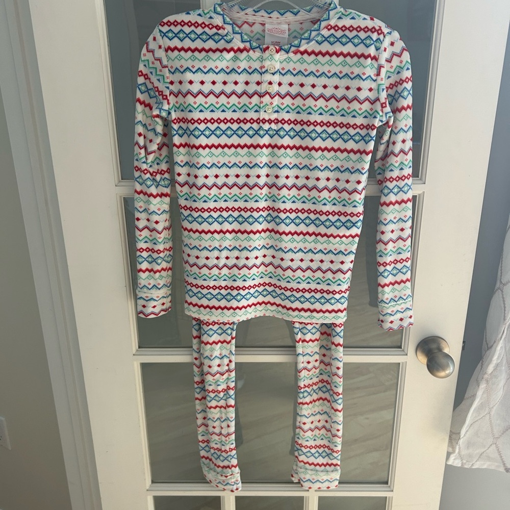 Wondershop White Kids Pajama Set with Red & Teal Stripe Pattern